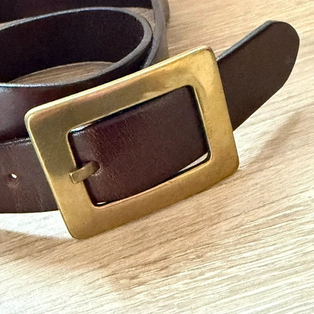 Old Navy Brown Leather Belt  Women's Size 28 aprox. Gold Hardware